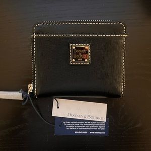 NWT Black Dooney & Bourke Zip Around Wallet